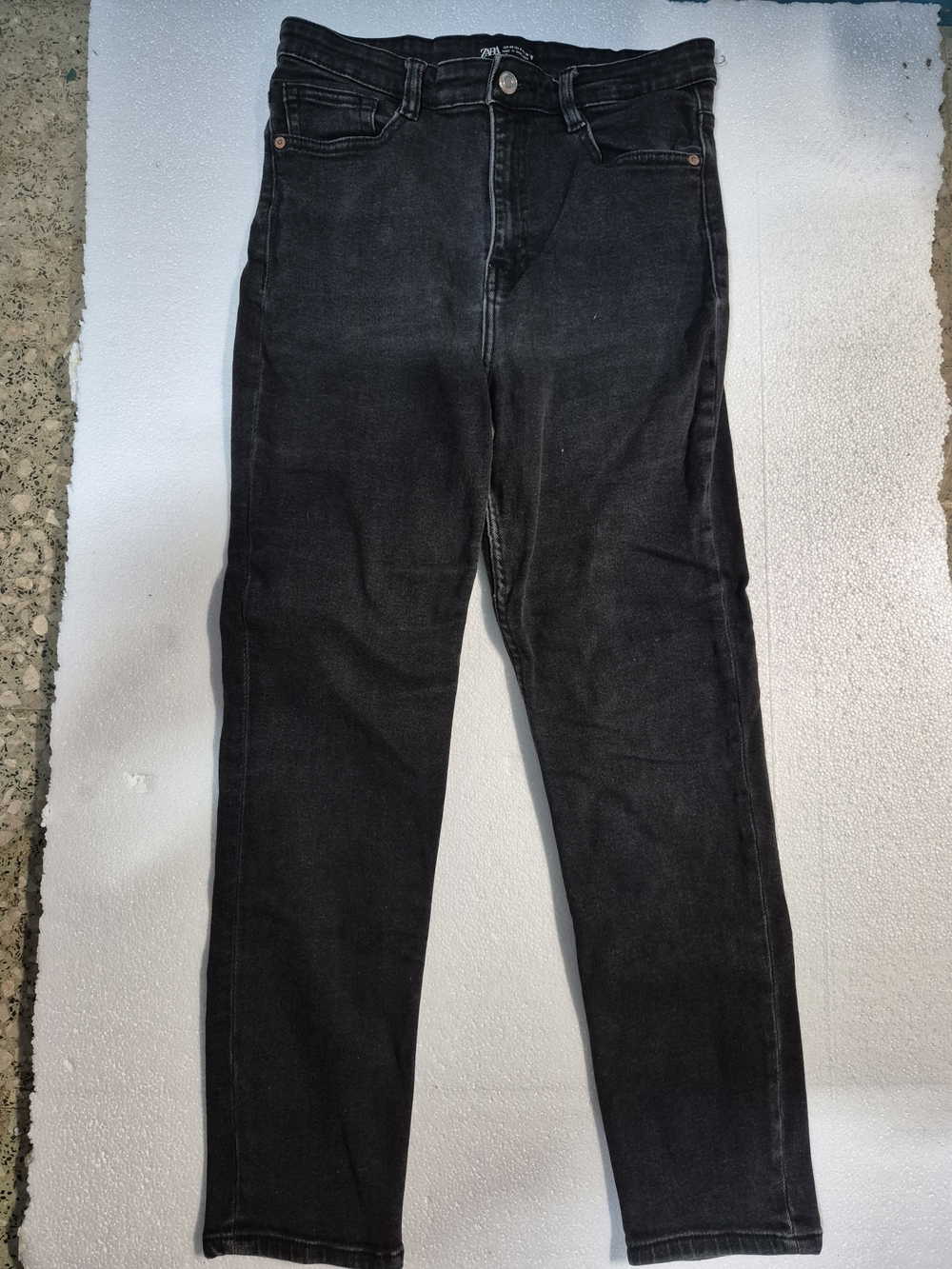 Zara Size 8 Black Slim Straight Jeans